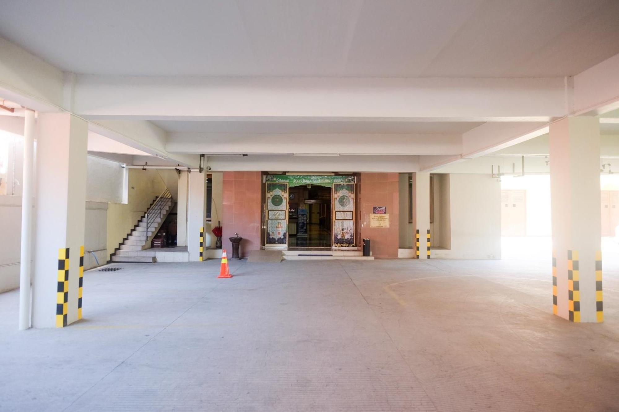 Urbanview Hotel Dedy Jaya Brebes Экстерьер фото