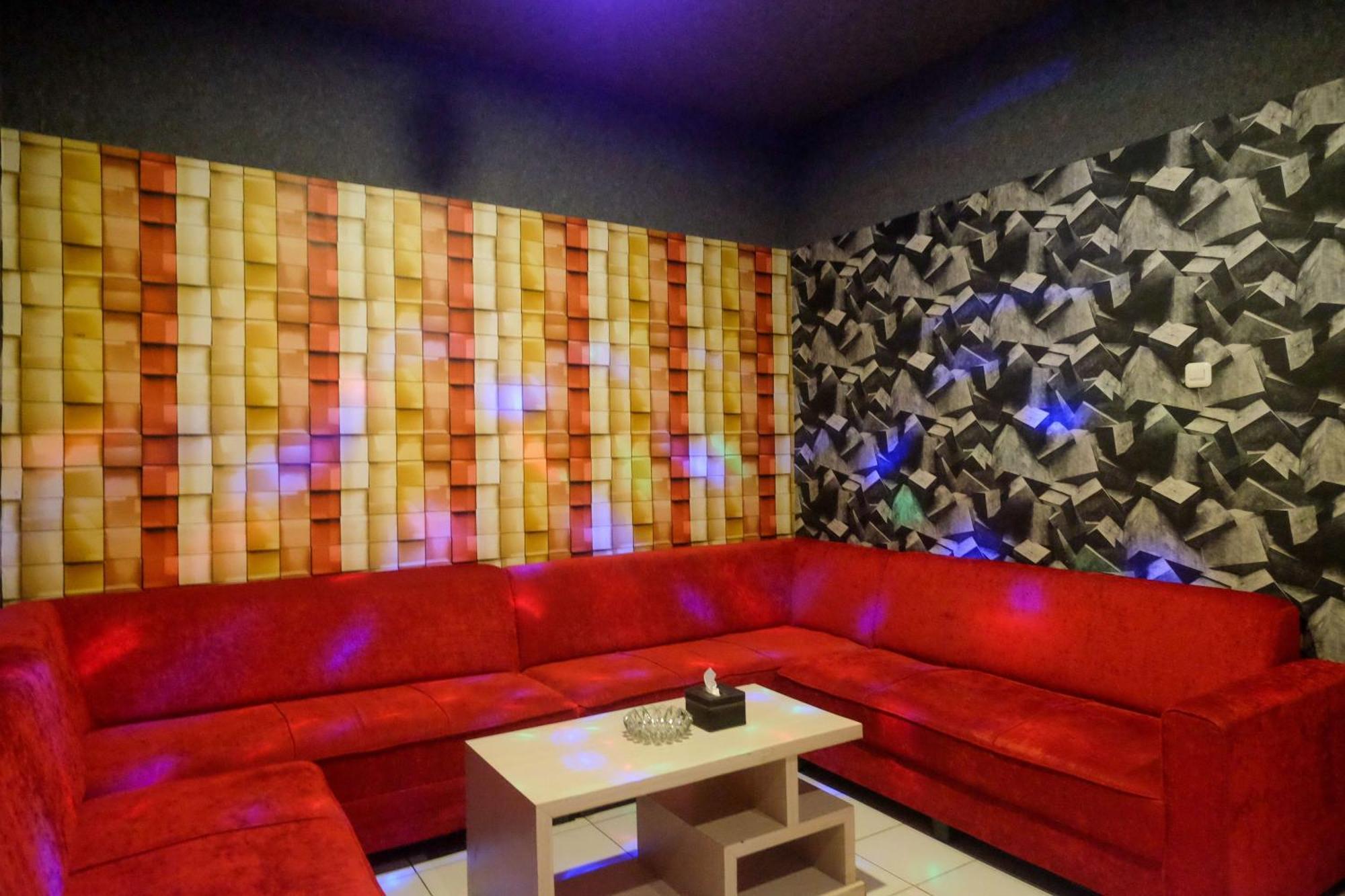 Urbanview Hotel Dedy Jaya Brebes Экстерьер фото