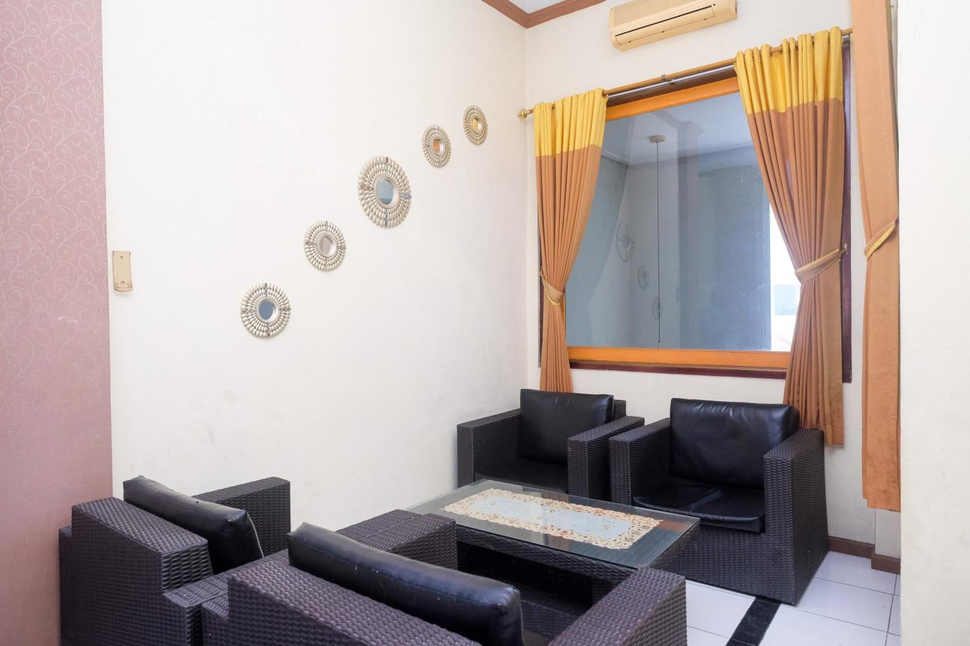 Urbanview Hotel Dedy Jaya Brebes Экстерьер фото