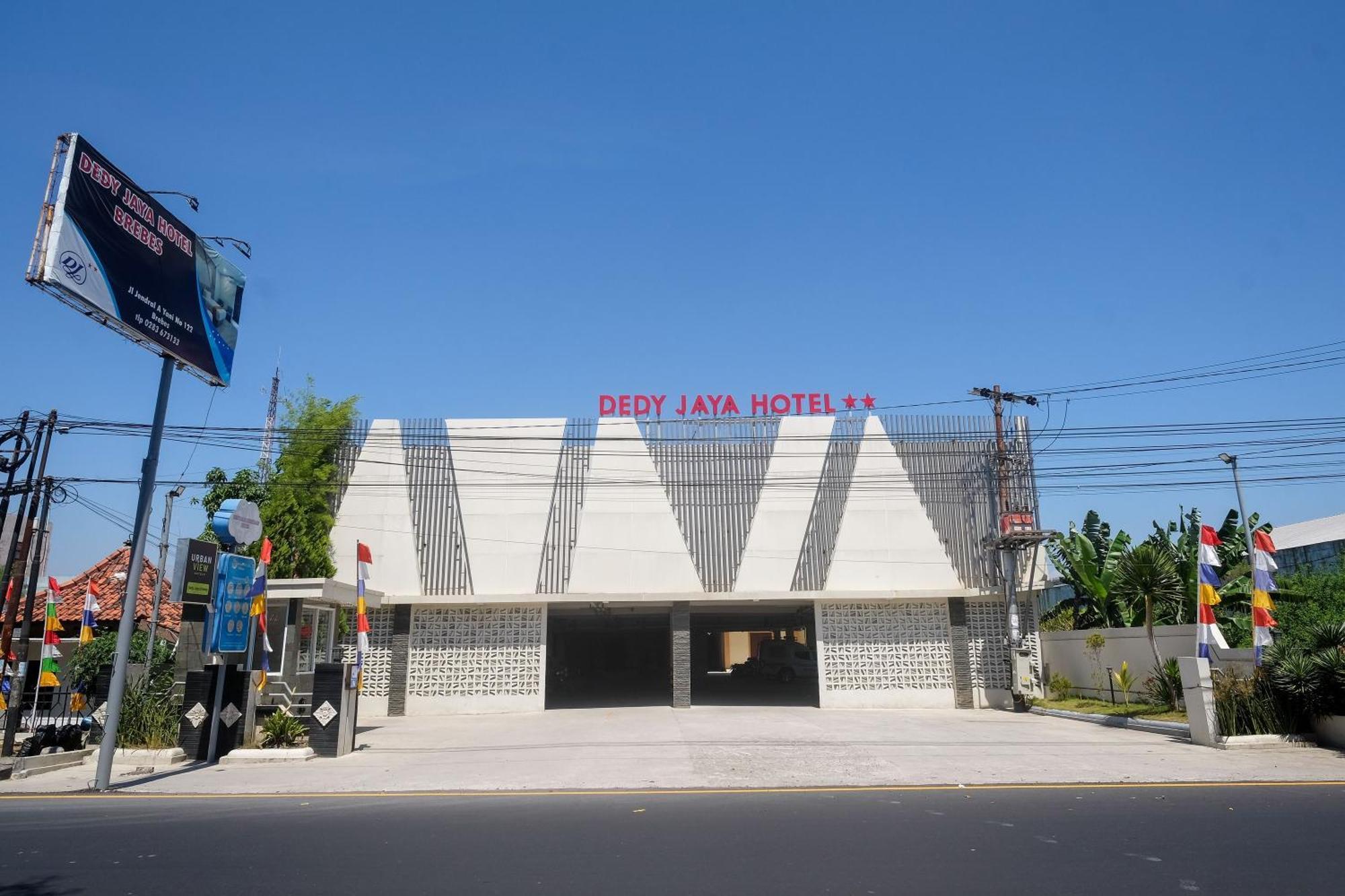 Urbanview Hotel Dedy Jaya Brebes Экстерьер фото