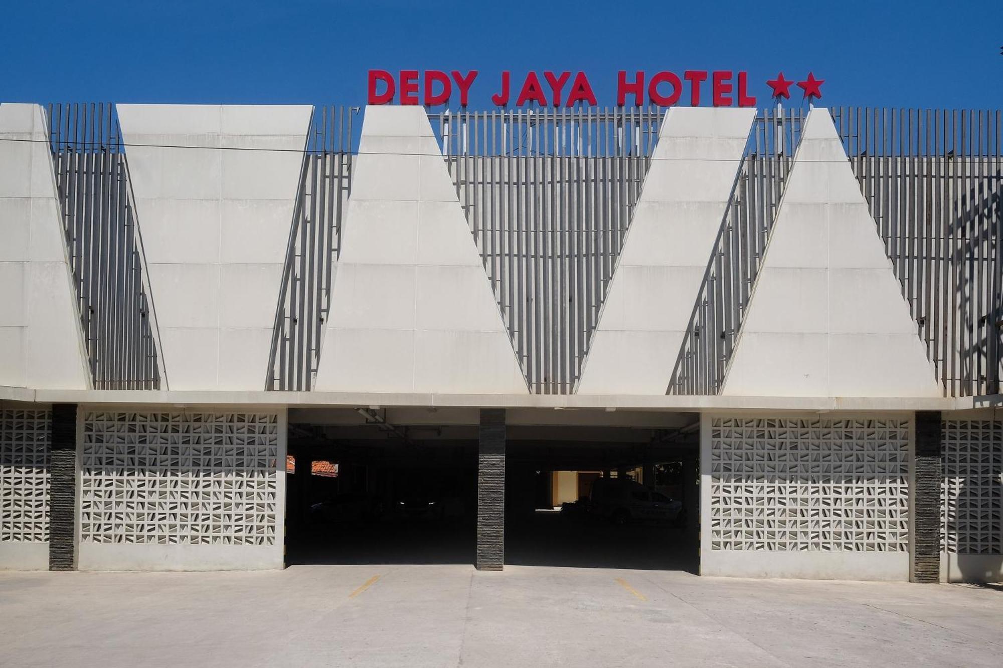 Urbanview Hotel Dedy Jaya Brebes Экстерьер фото