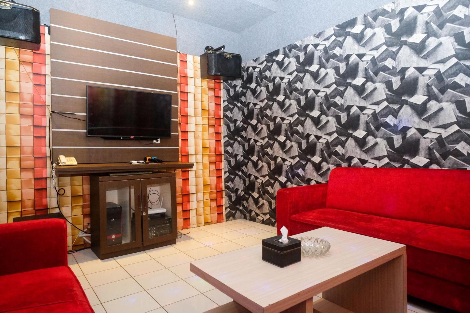 Urbanview Hotel Dedy Jaya Brebes Экстерьер фото