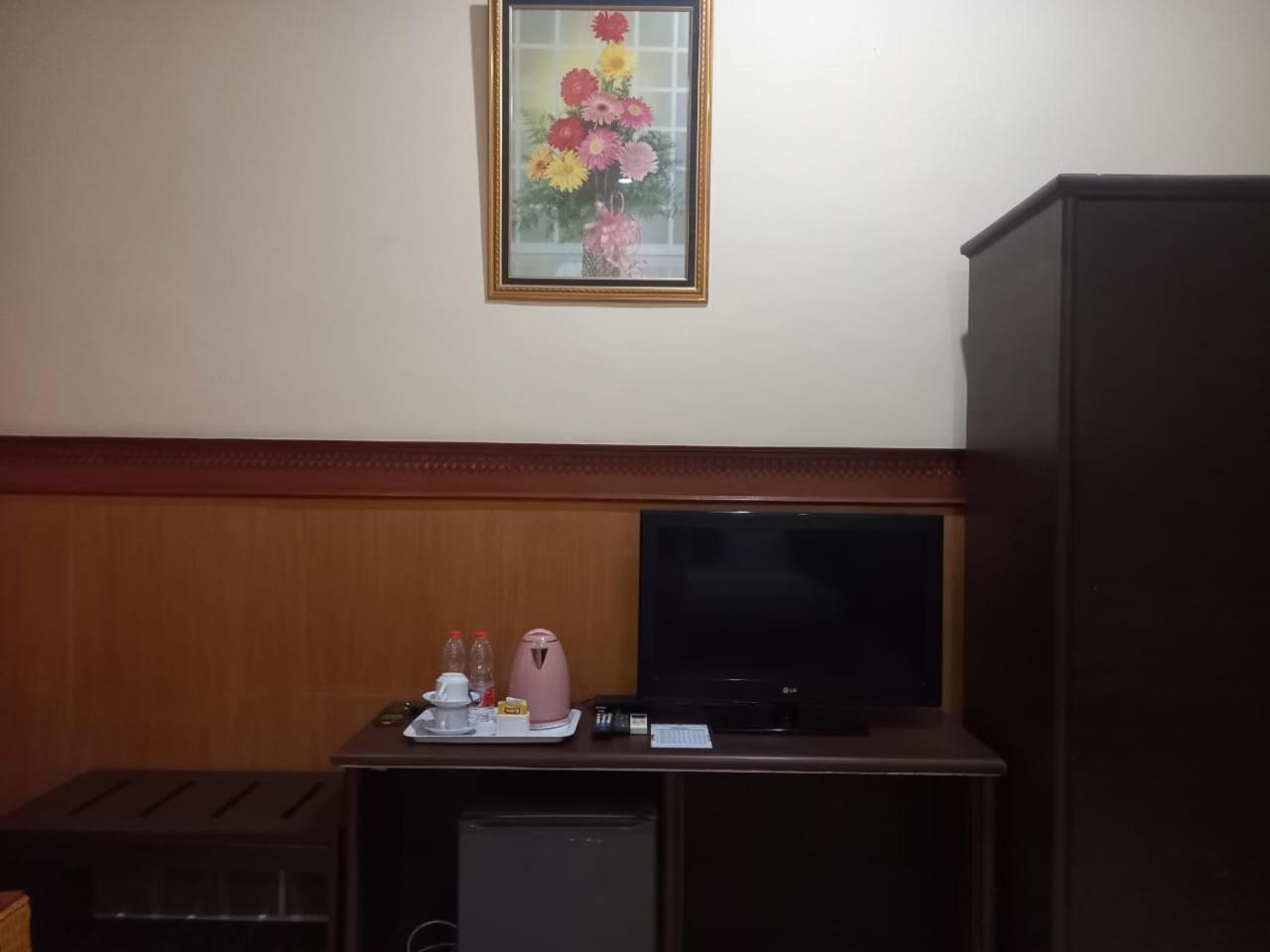 Urbanview Hotel Dedy Jaya Brebes Экстерьер фото
