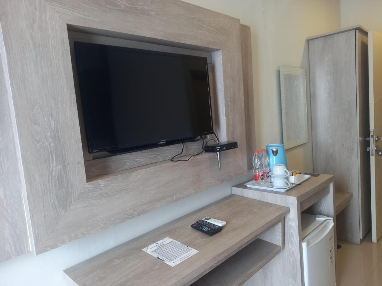 Urbanview Hotel Dedy Jaya Brebes Экстерьер фото