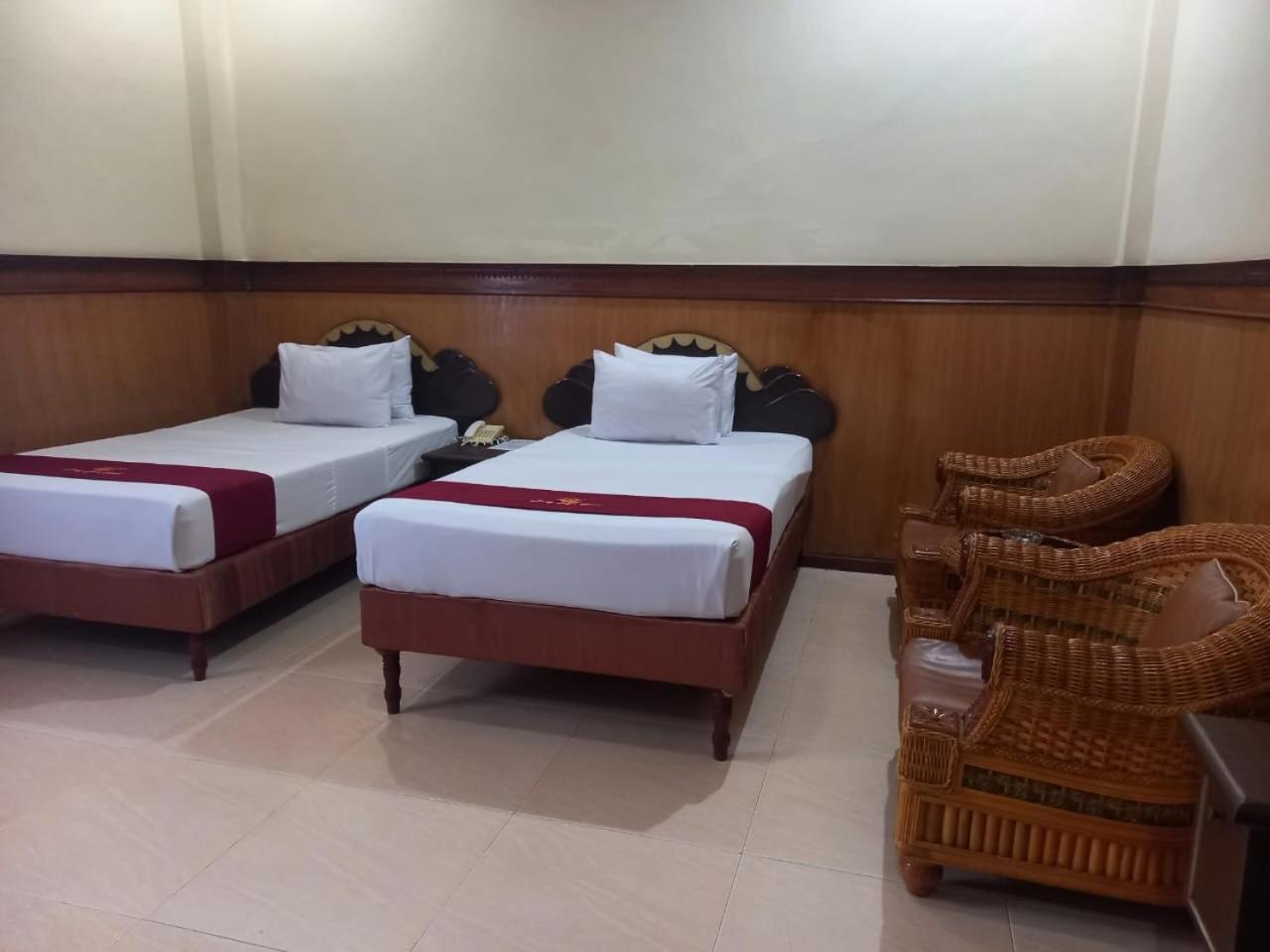 Urbanview Hotel Dedy Jaya Brebes Экстерьер фото
