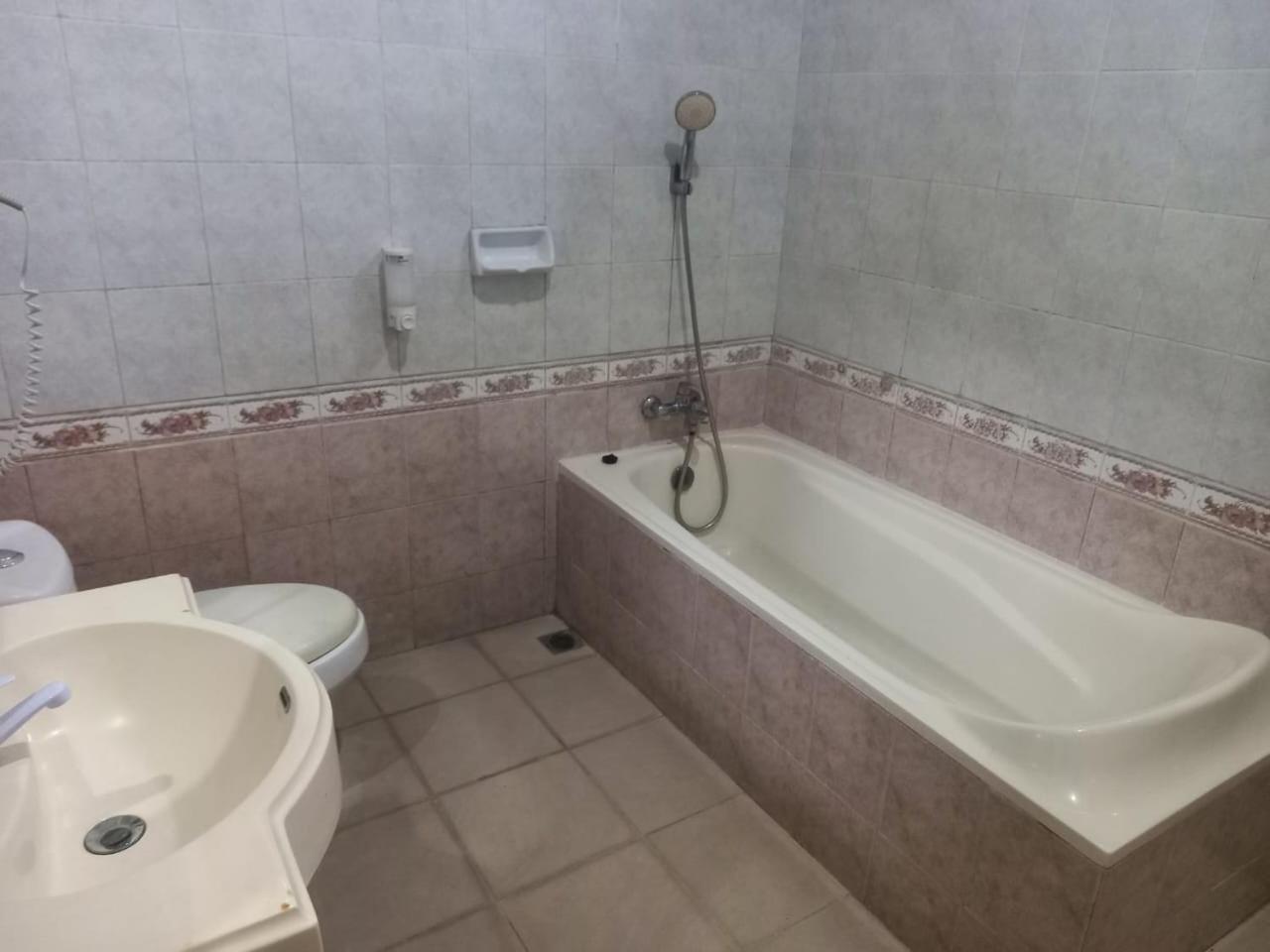 Urbanview Hotel Dedy Jaya Brebes Экстерьер фото