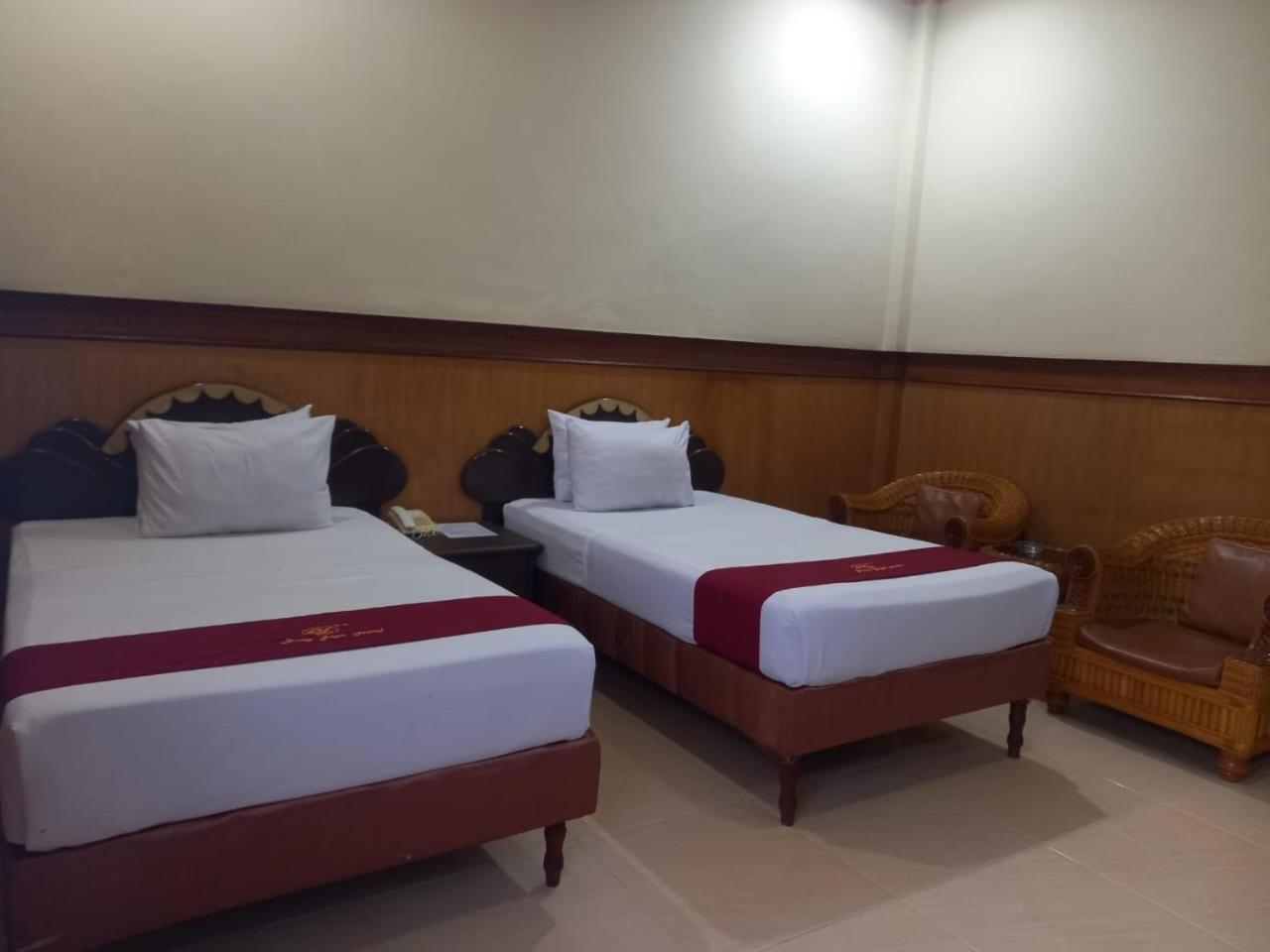 Urbanview Hotel Dedy Jaya Brebes Экстерьер фото