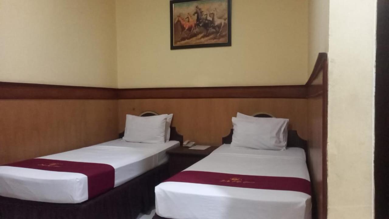 Urbanview Hotel Dedy Jaya Brebes Экстерьер фото