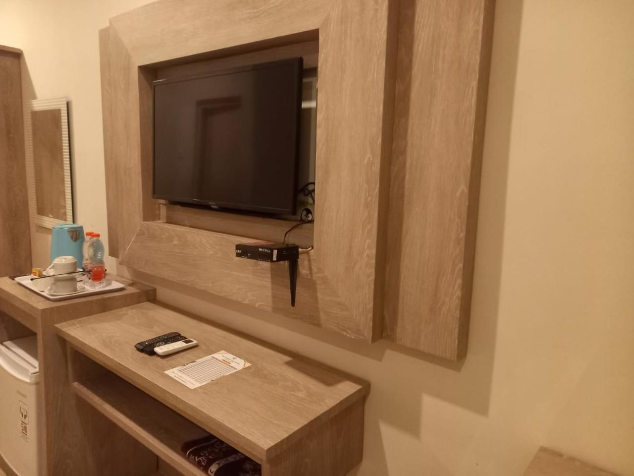 Urbanview Hotel Dedy Jaya Brebes Экстерьер фото